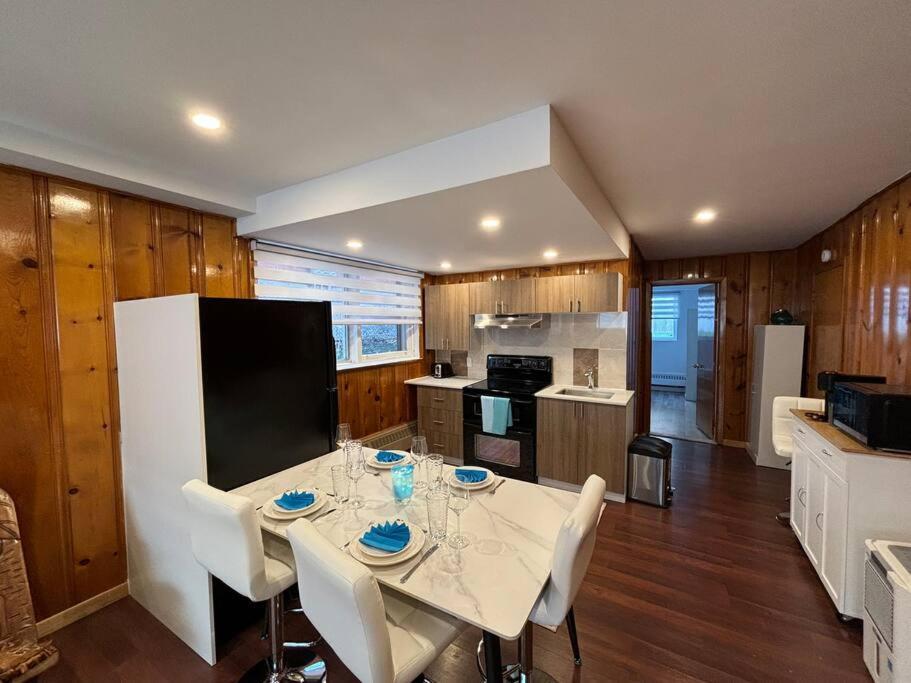 Cozy Spacious Work Friendly Lotus With Garden View High Speed Free Wi Fi And Parking Adjacent To Downtown Монреаль Экстерьер фото